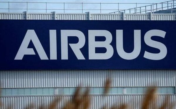 Airbus Holds No.1 Planemaker Title, Faces Engine Supply Strains