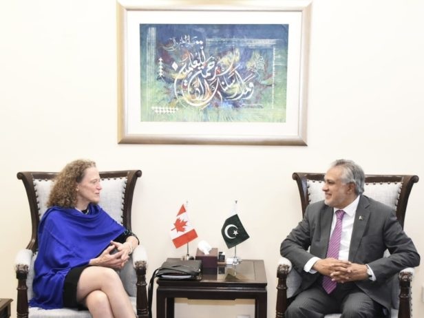 Pakistan, Canada discuss ways to promote cooperation in trade, investment