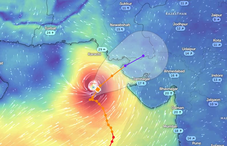 PMD alerts authorities of widespread rain in Sindh, Balochistan districts due to cyclone storm