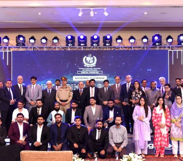 PM vows to boost IT exports to $25 Billion
