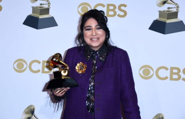 Famed Pakistani-American singer Urooj Aftab conferred ‘Pride of Performance’ Award
