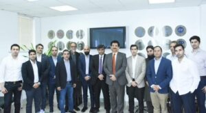 Commerce minister engages leading retailers to boost exports