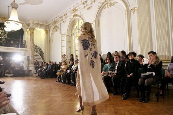 Fashion show held in Paris to promote Pakistan’s rural women artisans