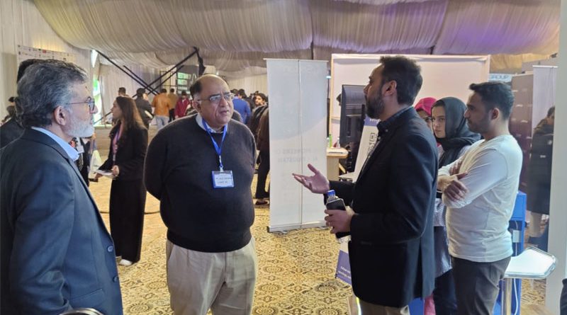 LUMS Students and Recruiters Network at Annual Career Fair 2024