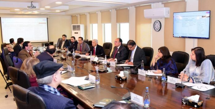 Finance minister for timely implementation of Energy Vehicle Policy