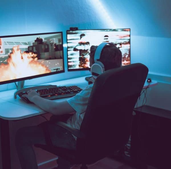 Excessive Gaming Over 10 Hours a Week Linked to Poor Diet, Sleep in Young People