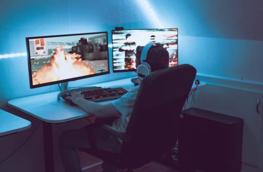 Excessive Gaming Over 10 Hours a Week Linked to Poor Diet, Sleep in Young People