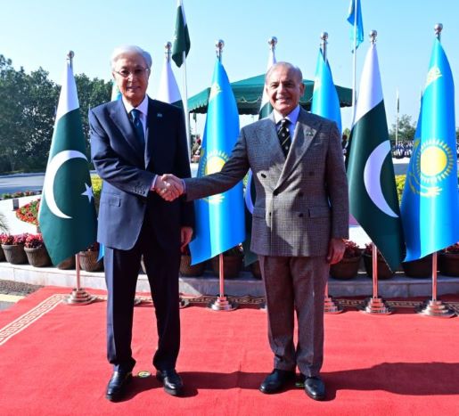 Pakistan, Kazakhstan Agree on Corridor to Boost $1B Trade